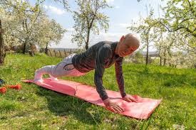 MLB》遭强袭球爆头倒地吓坏全场 运动家胜投王脸部骨折将开刀