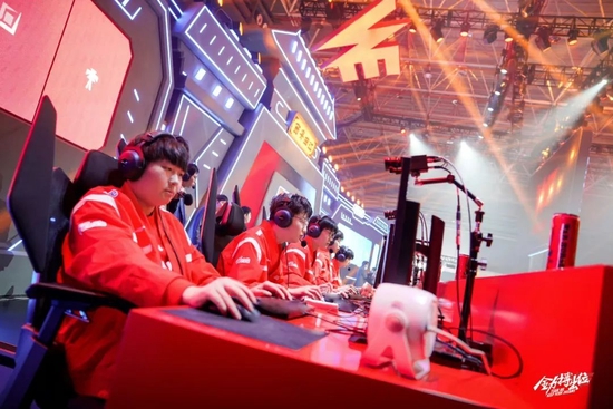 接受采访时 接受采访时